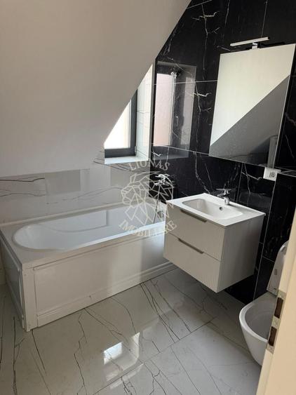 Apartament cu 4 camere decomandat, mobilat în Central