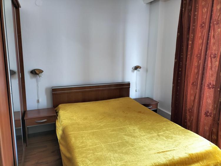 Apartament cu 3 camere decomandat în Drumul Carului