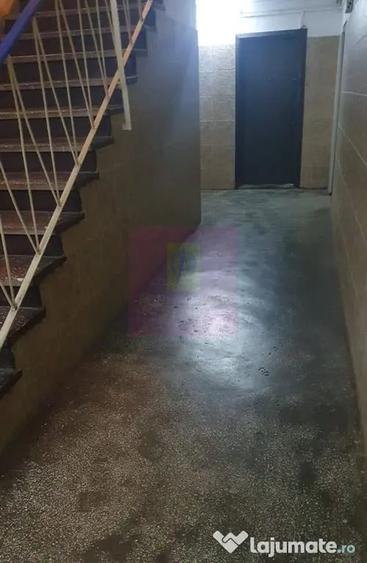 Apartament cu 3 camere decomandat în Morarilor