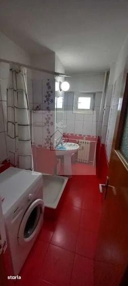 Garsonieră decomandată în Titan