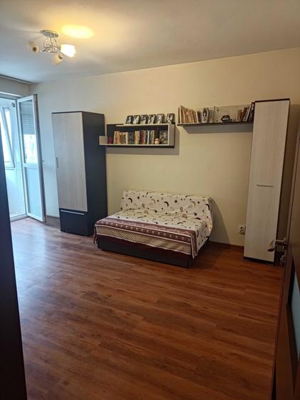 Apartament cu 2 camere decomandat în Eroii Revoluției
