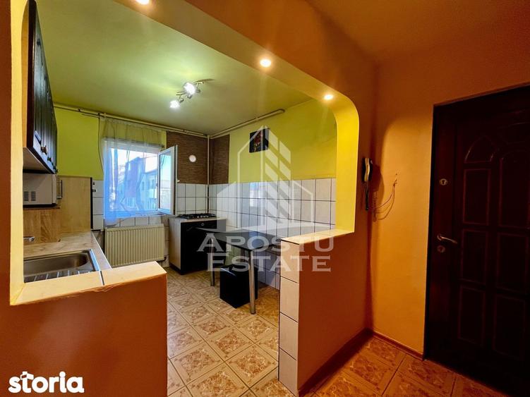 Apartament cu 2 camere semidecomandat, mobilat în Lipovei