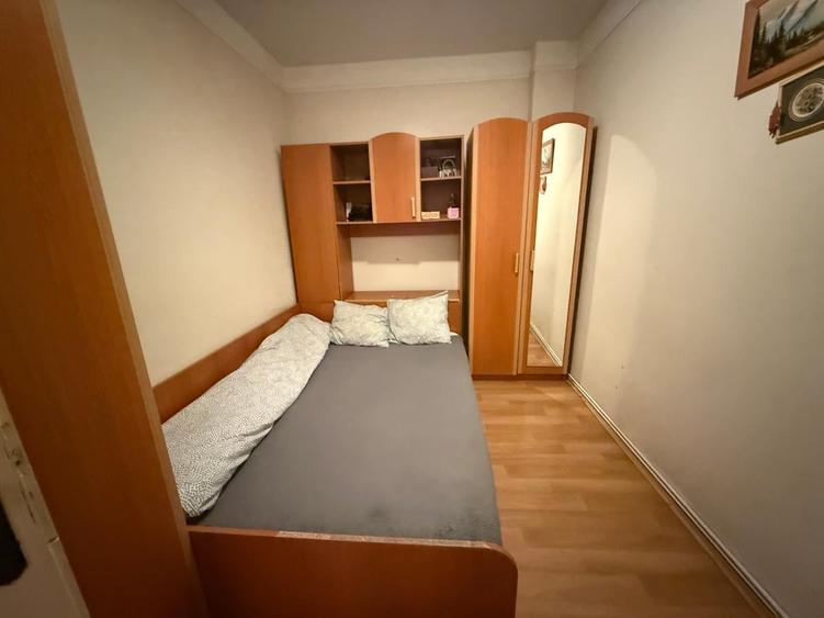 Casă individuală cu 3 camere cu Canalizare în 13 Septembrie