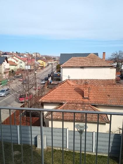 Apartament cu 2 camere semidecomandat, mobilat în Dâmbul Rotund
