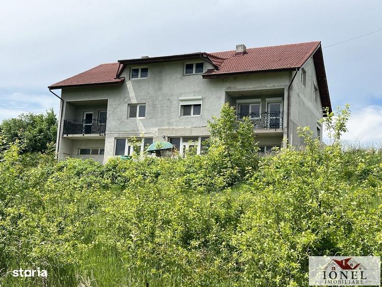 Casă cu 4 camere în Teiu