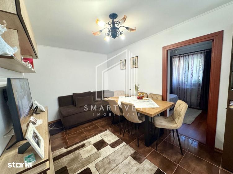 Apartament cu 3 camere semidecomandat, mobilat în Cloșca