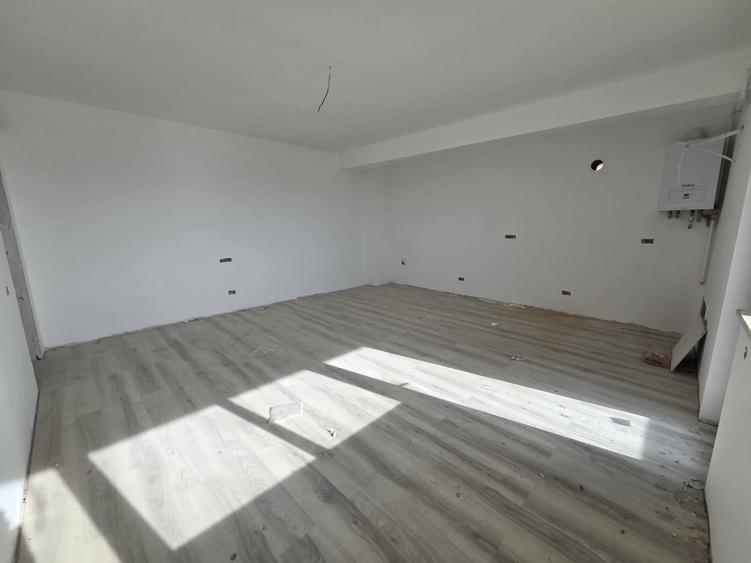 Apartament cu 3 camere decomandat în Mazepa 2