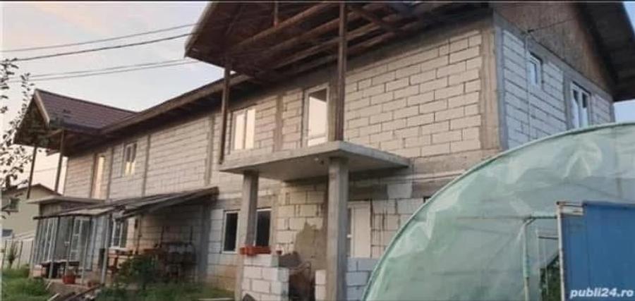 Casă cu Teren 740 Mp în Central