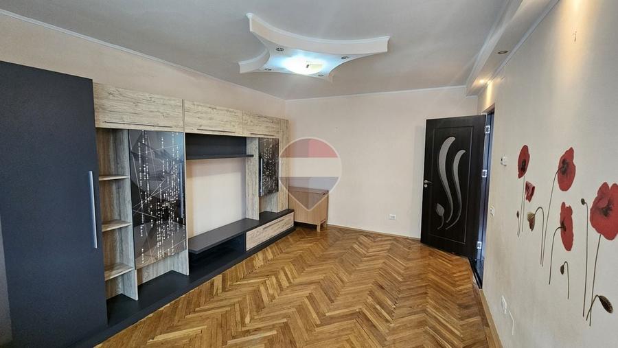 Apartament cu 2 camere decomandat, mobilat în Central