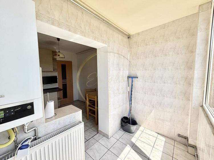 Apartament cu 3 camere decomandat, mobilat în Aradului