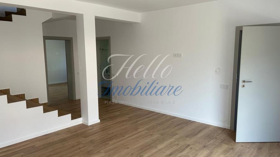 Duplex cu 4 camere cu Canalizare în Florești