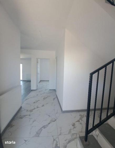 Casă cu 4 camere în Vârteju