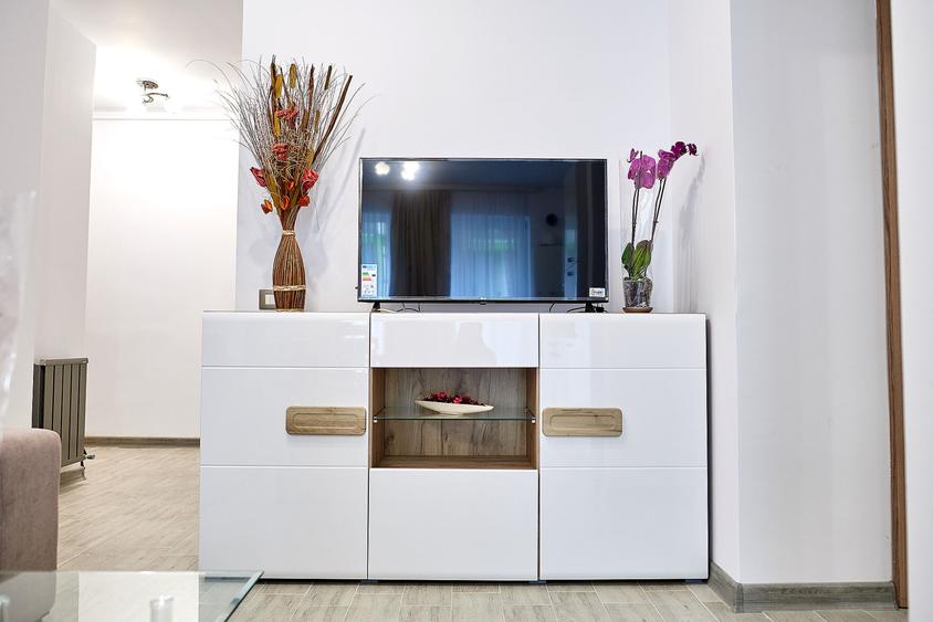 Apartament cu 3 camere decomandat în Mamaia-Sat