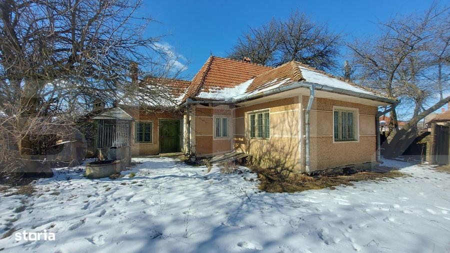 Casă cu 3 camere în Sânzieni