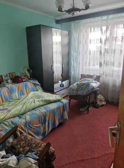 Apartament cu 3 camere decomandat în Berceni