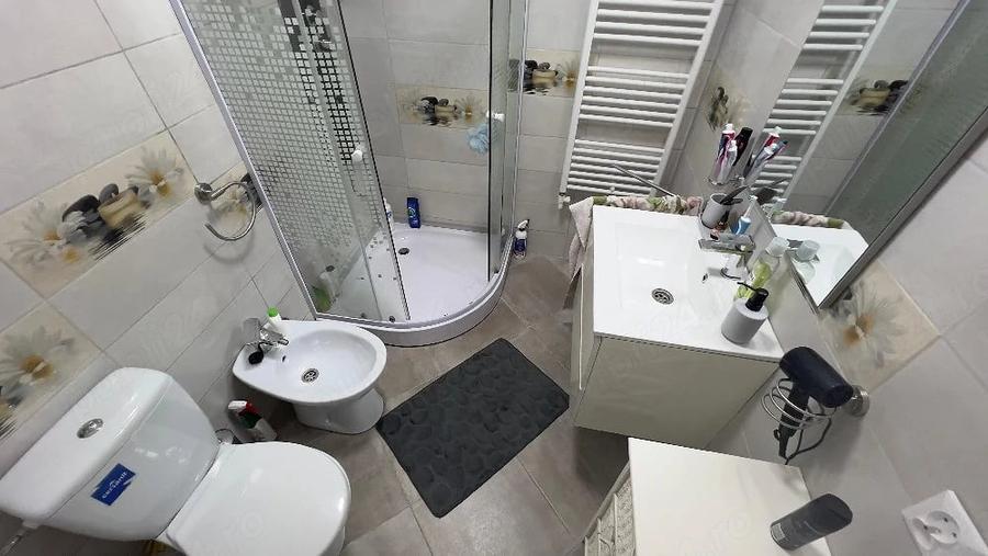 Apartament cu 3 camere decomandat în Central