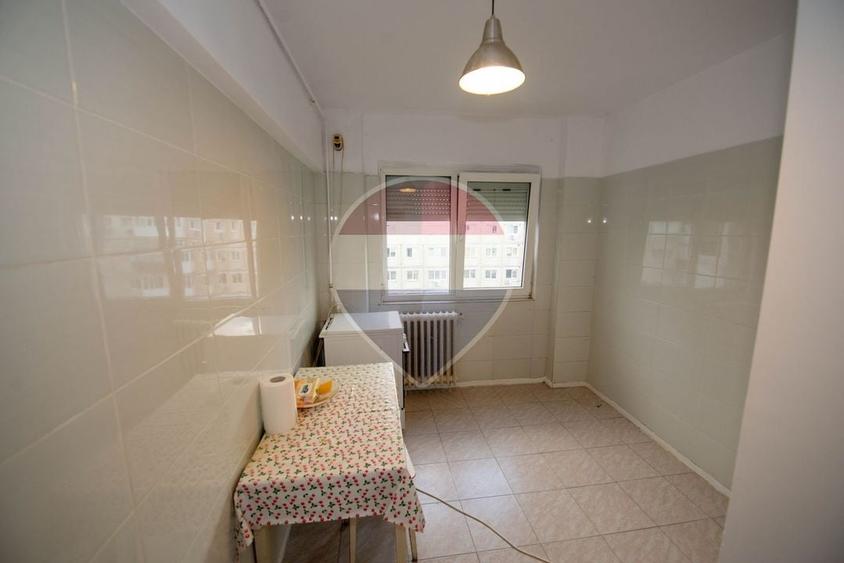 Apartament cu 3 camere decomandat în Drumul Taberei