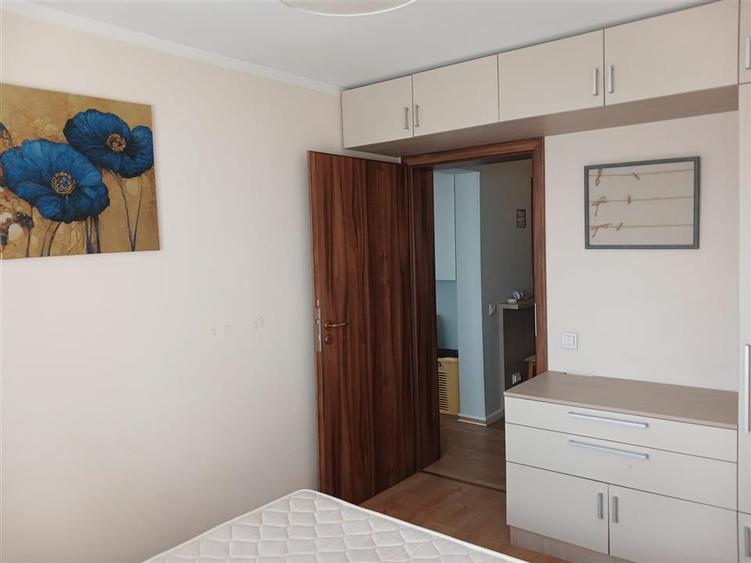 Apartament cu 3 camere decomandat, mobilat în Centru Civic