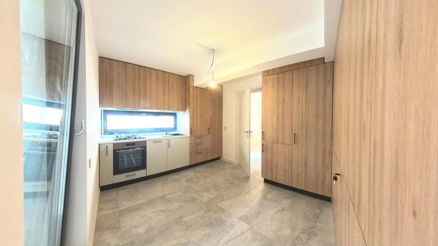 Apartament cu 3 camere decomandat în Străulești
