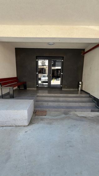 Apartament cu 2 camere decomandat în 1 Decembrie