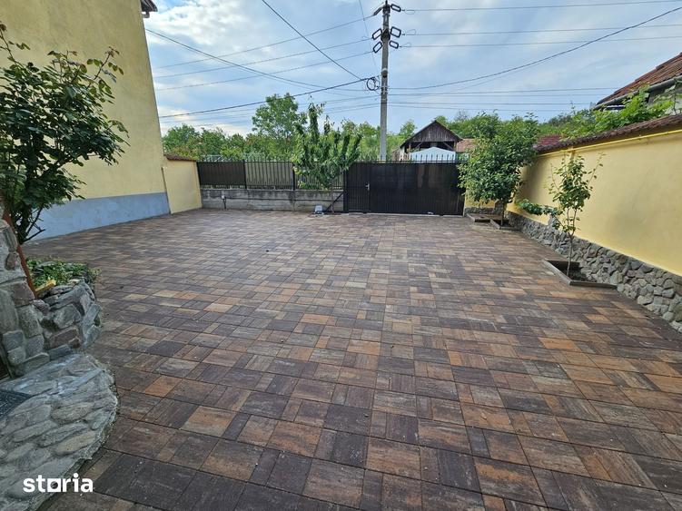 Casă cu 4 camere cu Teren 300 Mp în Central