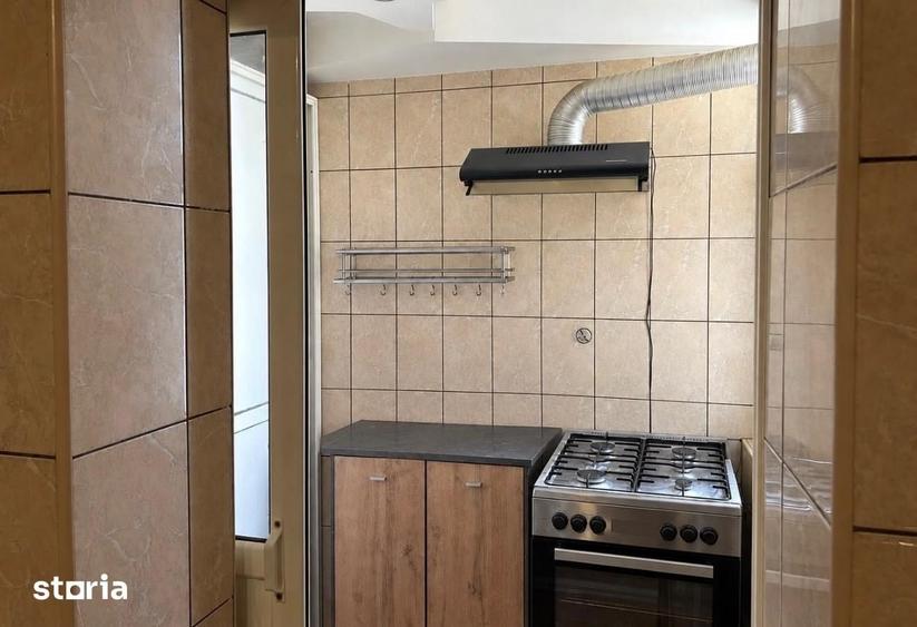 Apartament cu 4 camere decomandat în Prundu