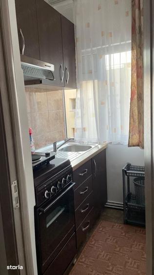Garsonieră decomandată în Tei