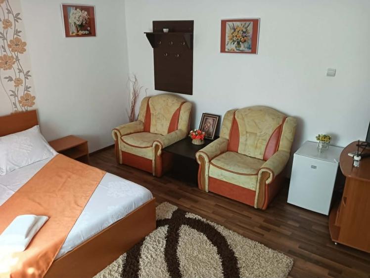 Casă individuală cu 4 camere cu Canalizare în Central