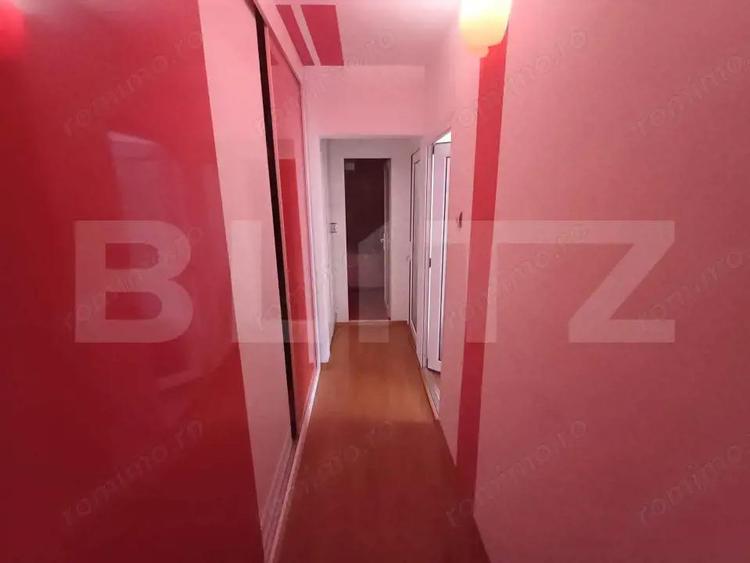 Apartament de vanzare, cu 3 camere, 70 mp, zona Revolutiei - 2