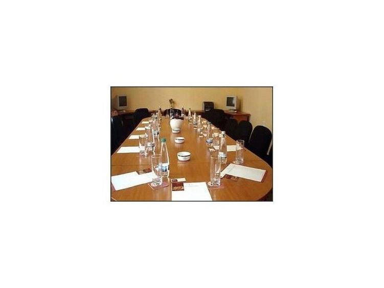 Pensiune restaurant , piscina, salon de evenimente de vanzare - 17