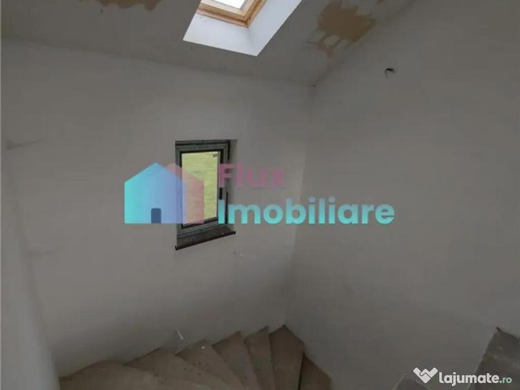 Casa cu 8450 mp teren in Solca - 8