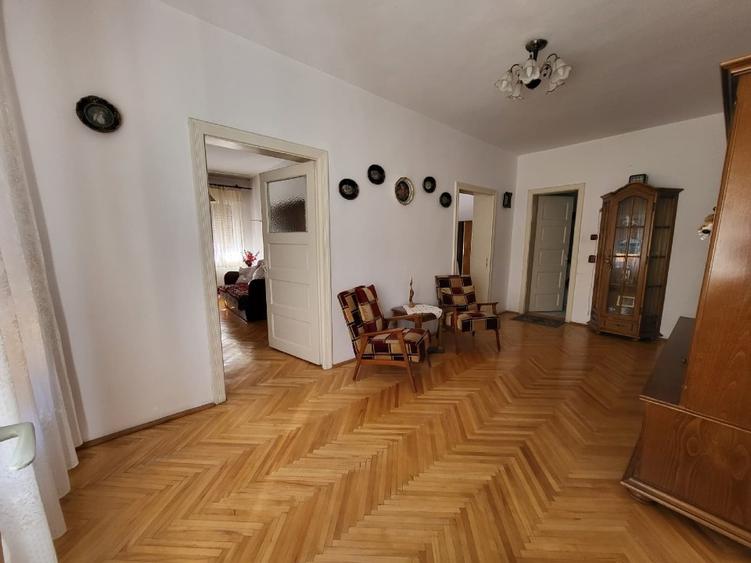 Casă cu curte proprie si garaj în zonă centrală | Str. Decebal, Brașov - 6