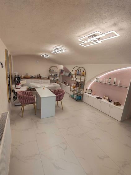 Inchiriez spatiu comercial la demisol Aradul Nou - 7