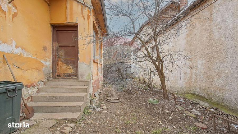 Teren intravilan 500 mp intre case , constructie existenta in Rasnov - 1