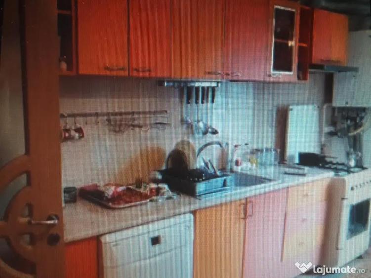 Apartament Cu 2 Camere Decomandate Etaj 2 - Zona Burdujeni Cuza Voda 2 - 1