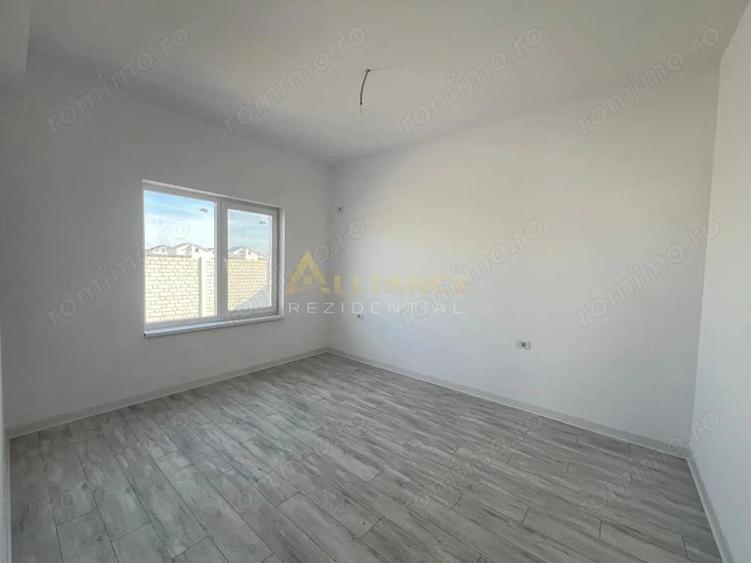 Casa individuala - 82 mp utili + terasa 13 mp - Teren- 380 mp - 4