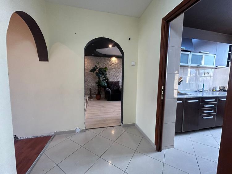 1 Decembrie 1918 4 Camere Etaj 3 81 Mp  Bloc 1976 5 Min Metrou - 19