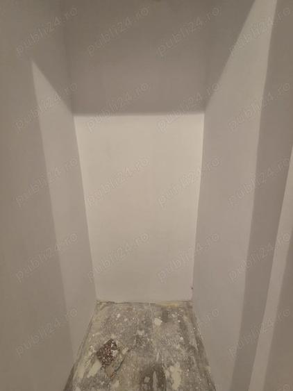 De vanzare apartament 3 camere direct proprietar - 1