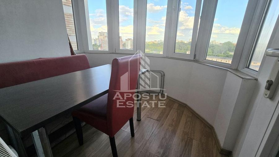 Apartament cu 4 camere si 2 bai, bloc cu lift, zona Circumvalatiunii - 11