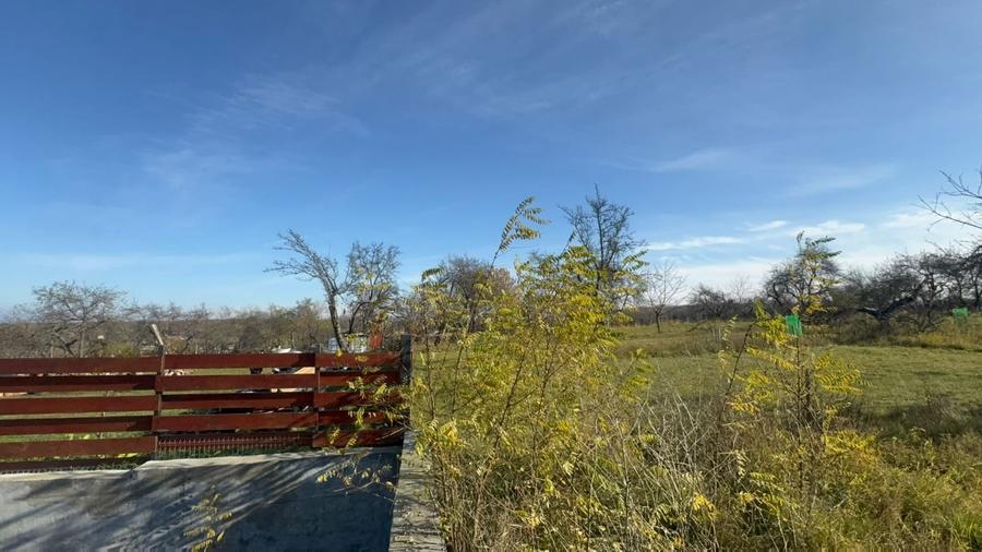 Vanzare  1400mp teren imprejmuit 2 loturi pt casa Adancata - sub padure - 12