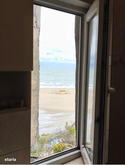 Apartament cu 3 camere nedecomandat în Peninsula