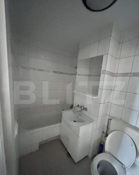 Apartament 3 camere, decomandat, in INIMA ORASULUI - 5