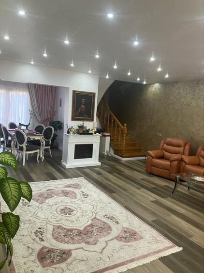 Casă cu 4 camere în Central