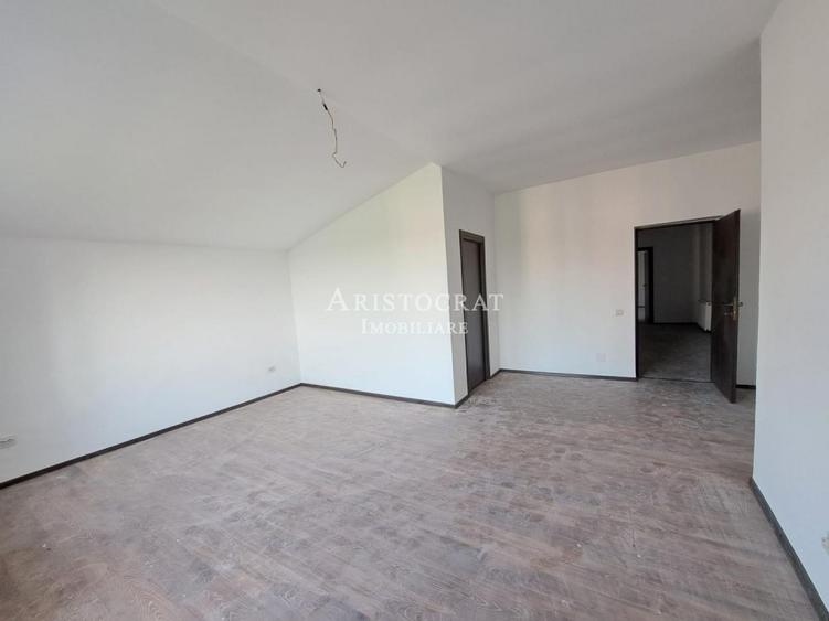 Vila Tip Duplex  generoasa cu vedere lac - 12