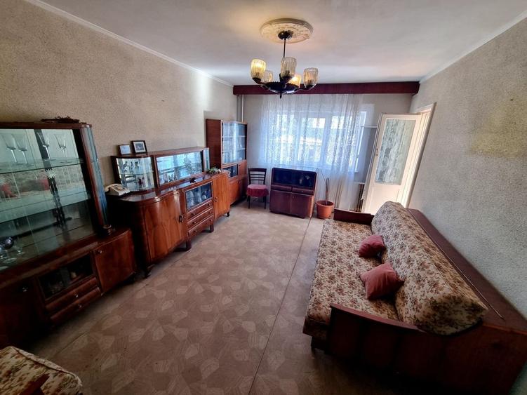 Navodari central -apartament 3 camere decomandat stradal - 2