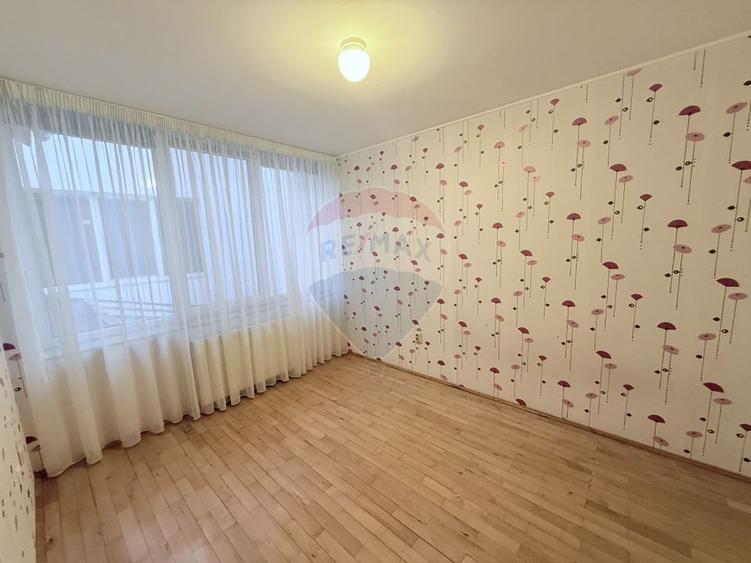 Casă / Vilă de închiriat în  Buna Ziua - 23