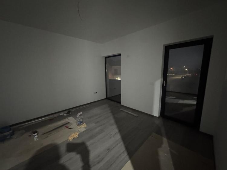 Sacalaz individuala P+E,Terasa,balcon,2 bai,5 camere,2 F.s - 20