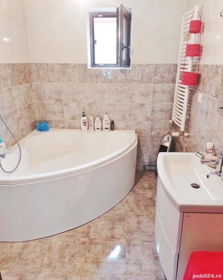 Vand Casa/Vila cu etaj, Living 70mp, 5 Dormitoare + Terasa + Curte + Teren - 4