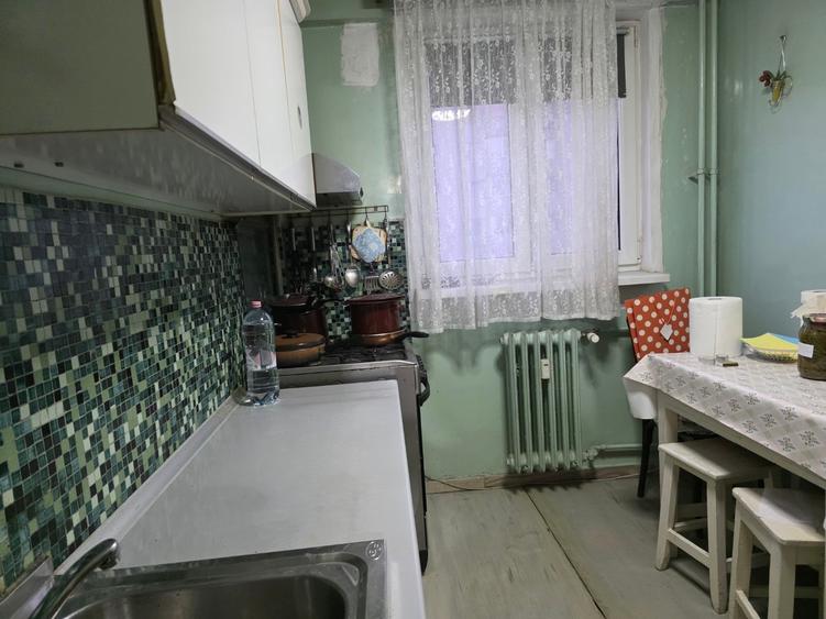 Jean Steriadi, 10 minute metrou 1 Decembrie 1918, langa Auchan Titan, - 6