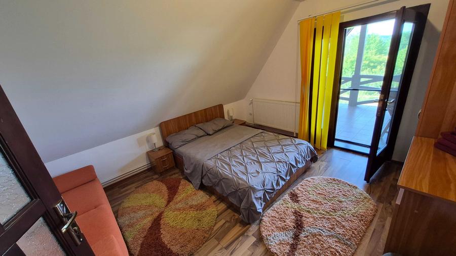Casă cu 4 camere cu Teren 1000 Mp în Fârdea